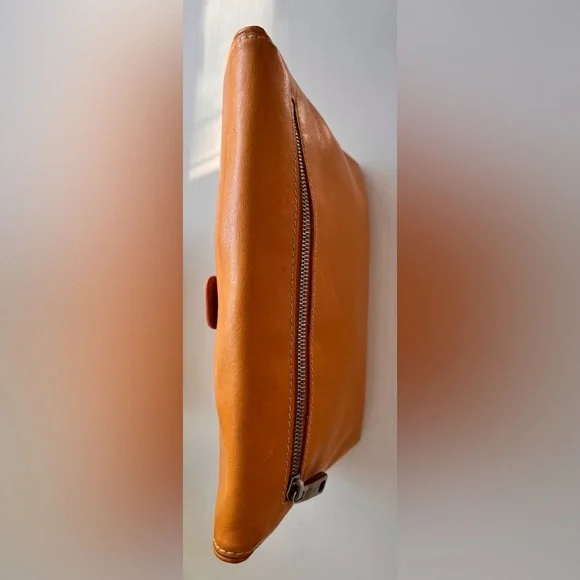 Marc Jacobs Caramel Leather Clutch bag with Silver Metal Hardware - Picture 8 of 14